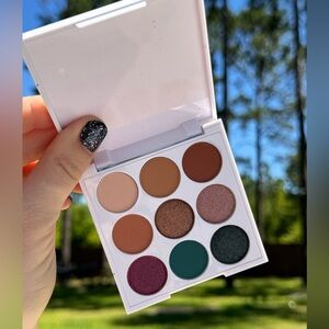 Chica Beauty Fiesta Eyeshadow Palette